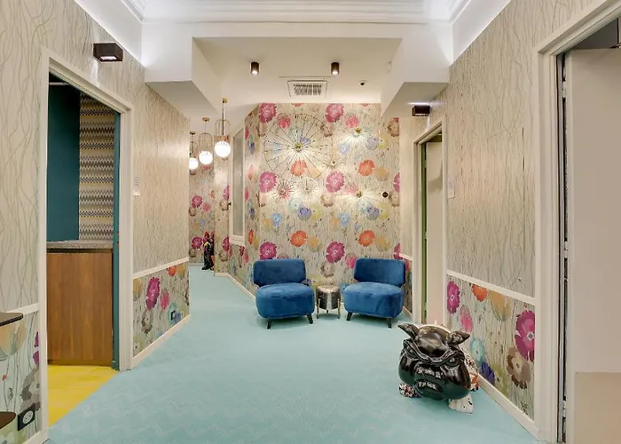 Hotel 33 Marbeuf Parigi