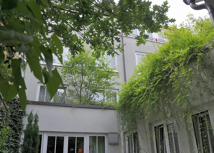 Garden Hotel