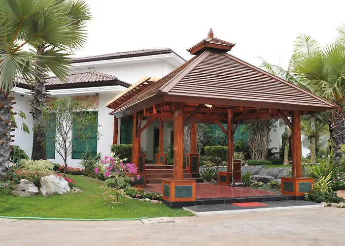 Palm Spring Resort Yangon