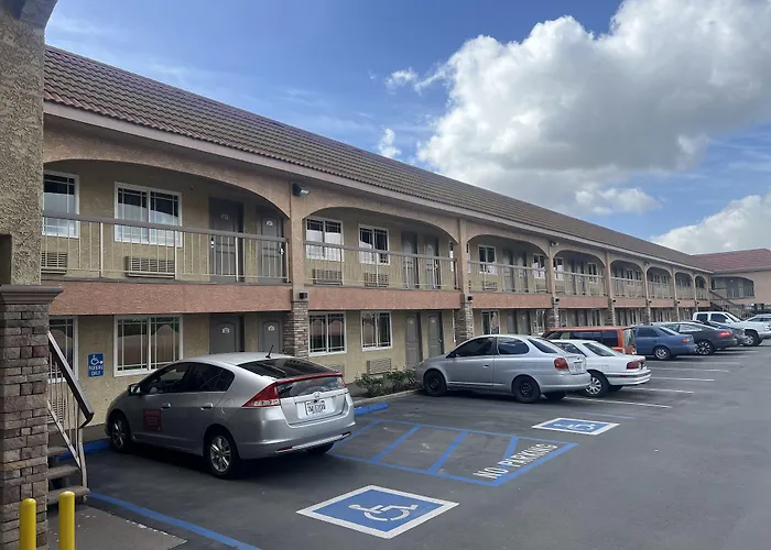 Industry Inn & Suites La Puente