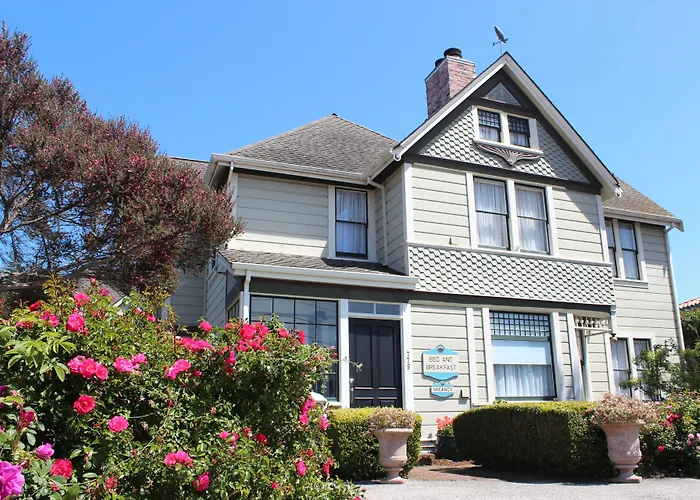 Half Moon Bay City Center Hotels