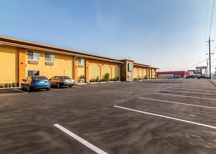 Quality Inn & Suites Near Downtown Bakersfield