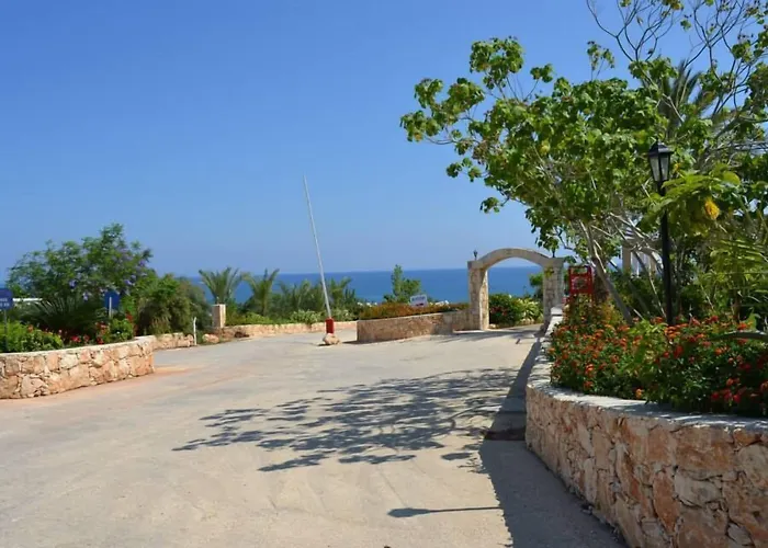 Hotels in Polis