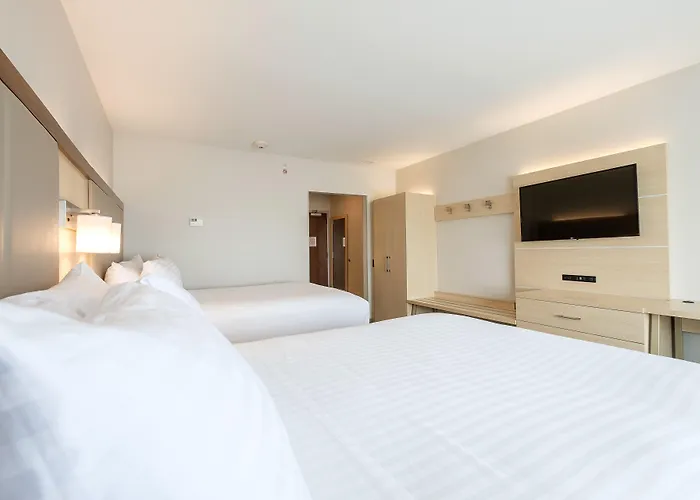 Eagan Hotels