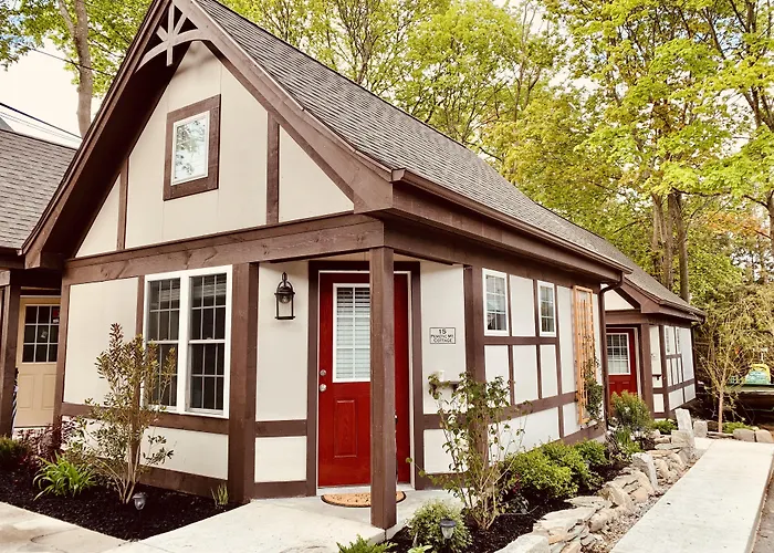 Ivy Manor Inn Village Center