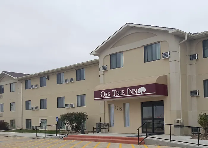 Super 8 By Wyndham Lincoln North Hotel