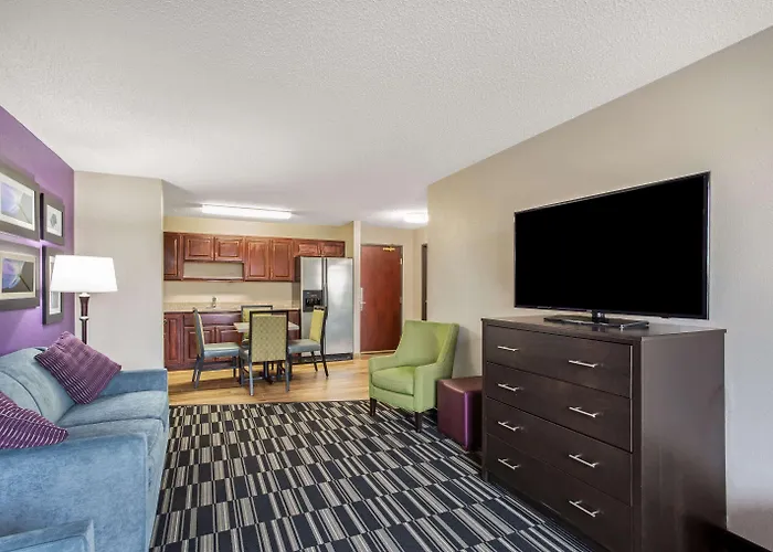 Plainfield Hotels