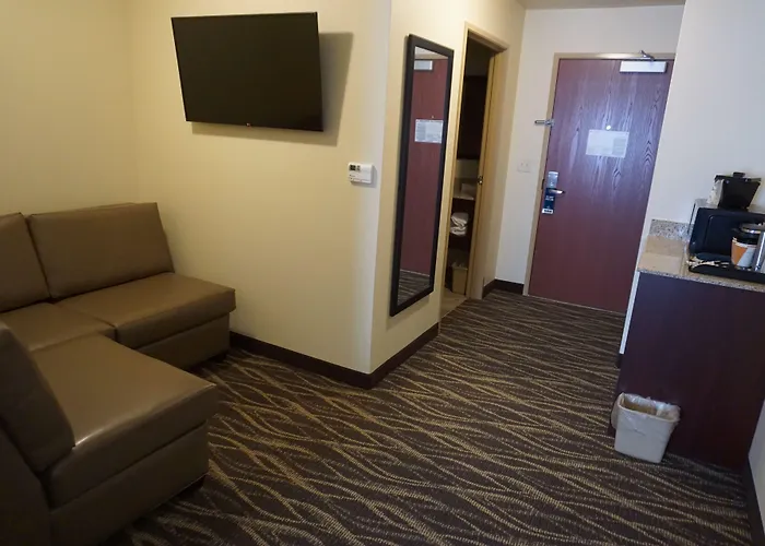 Chippewa Falls City Center Hotels
