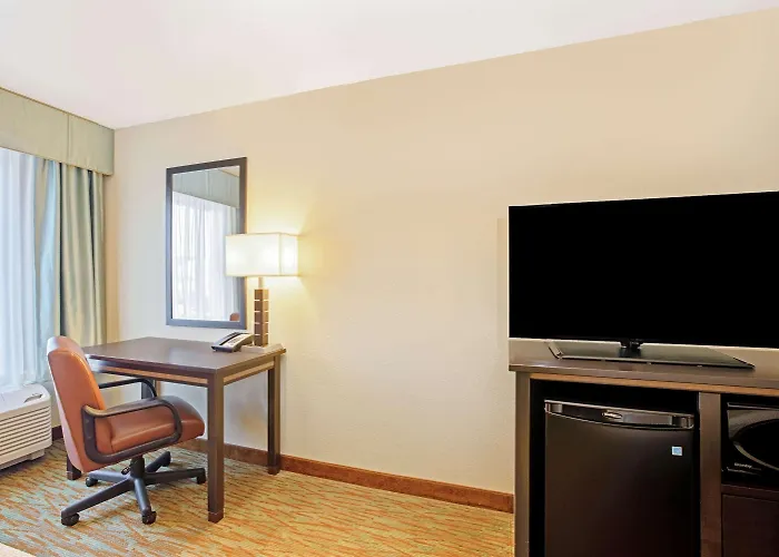 La Quinta By Wyndham Gillette Hotel