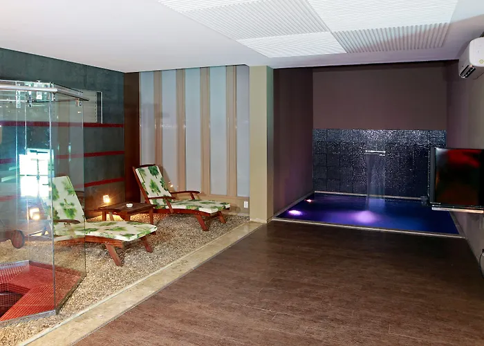 Assahi Motel (Adults Only)