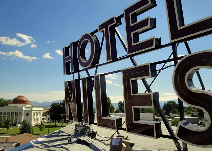 Alturas Hotels