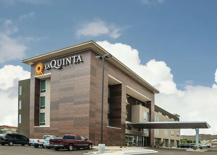 La Quinta By Wyndham Kingman Hotel