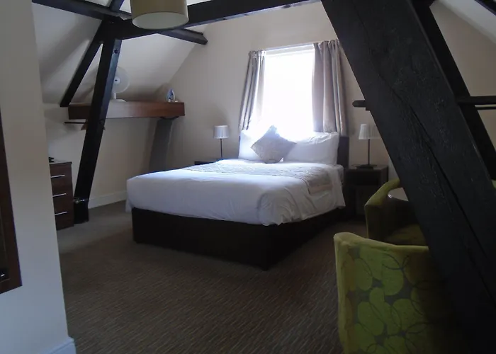 Andover Hotels