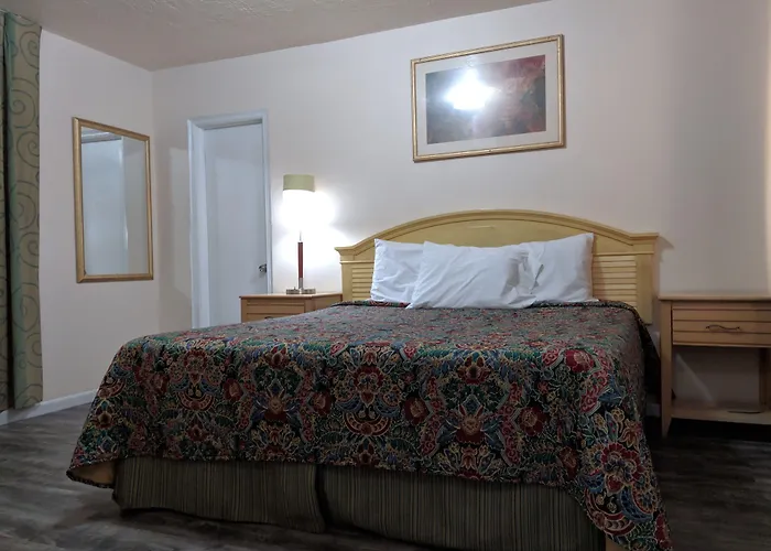 Travelers Inn - Clearwater
