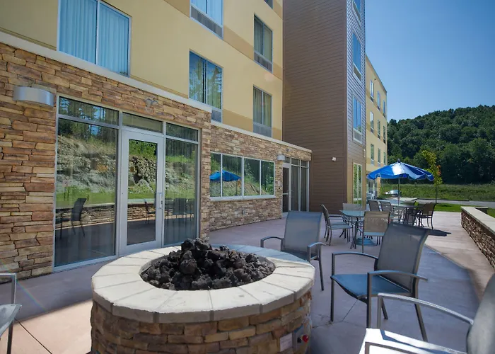 Fairfield By Marriott Cambridge Hotel