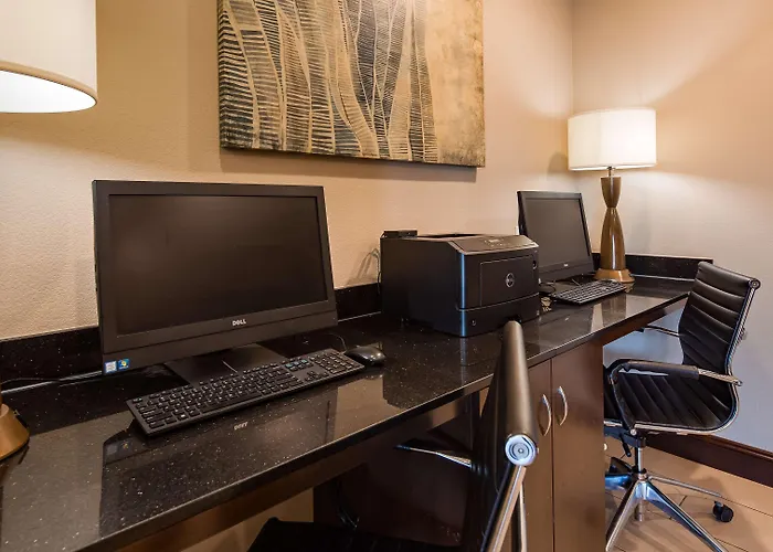 Best Western Plus Overland Inn Fort Morgan