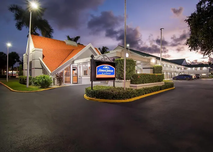 Howard Johnson By Wyndham Vero Beach / Downtown