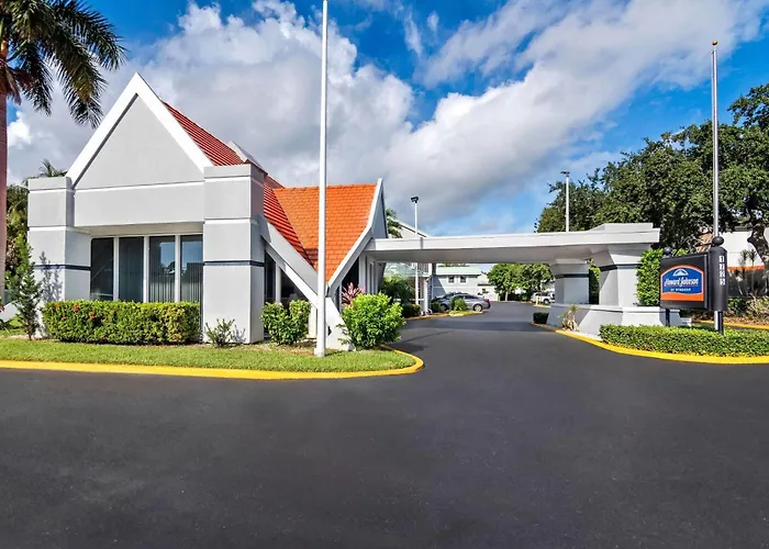 Howard Johnson By Wyndham Vero Beach / Downtown