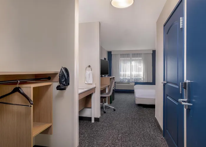 Springfield Hotels