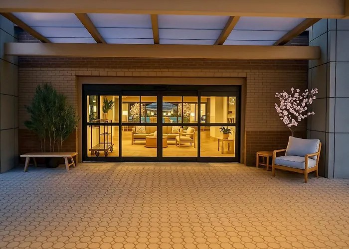 Solomons Hotels