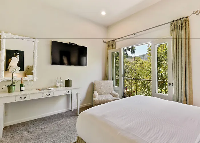Mill Valley City Center Hotels