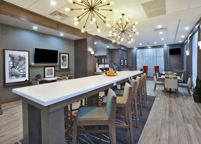 Hampton Inn By Hilton Detroit Dearborn, Mi