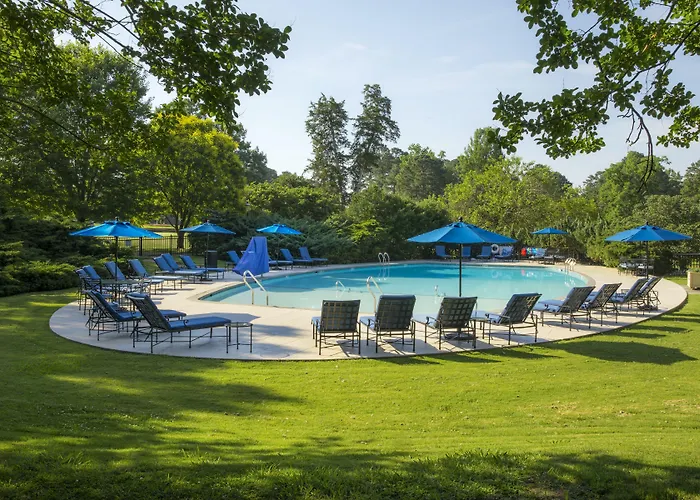 Williamsburg Inn, An Official Colonial Williamsburg Hotel