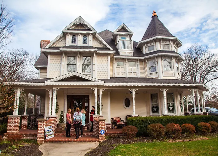 The Victoria Bed & Breakfast Bentonville