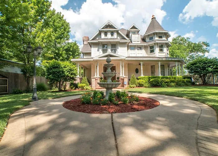 The Victoria Bed & Breakfast Bentonville