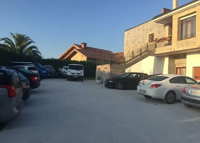 Hosteria La Moraleja Solares