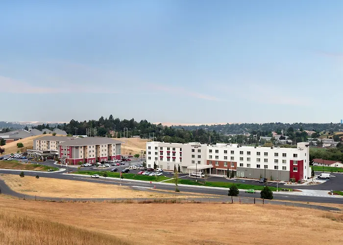 Courtyard By Marriott Pullman Hotel