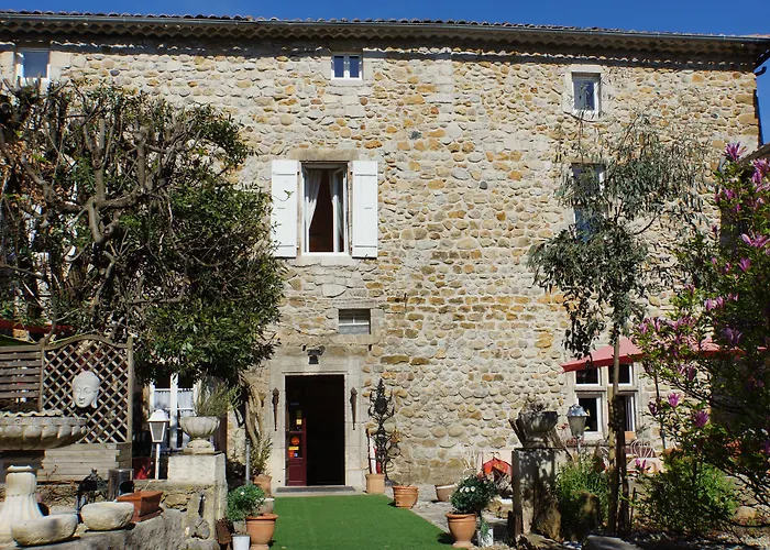 Hotel Le Manoir du Raveyron à Vallon-Pont-dʼArc