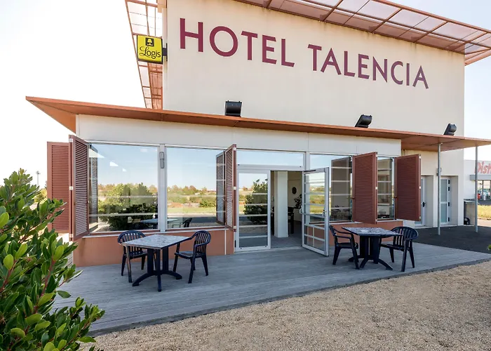 Thouars Hotels