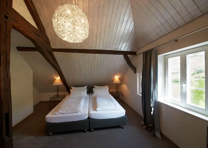 Hotels in Reil