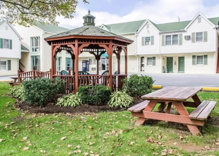 Rodeway Inn & Suites Hershey Chocolate Avenue