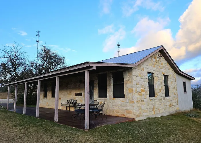 Breezy Hills Cottages - Moonlight Cottage Fredericksburg