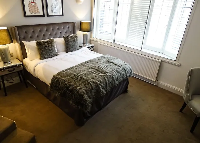 Knutsford City Center Hotels