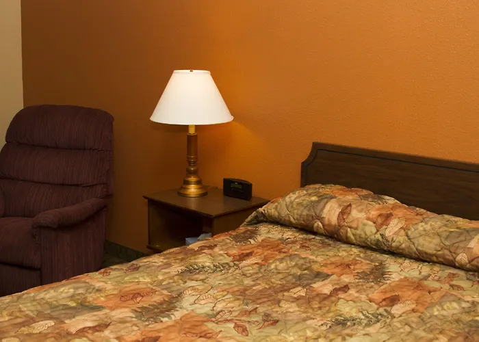 Cottonwood Inn & Suites