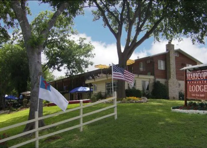 Horseshoe Riverside Lodge