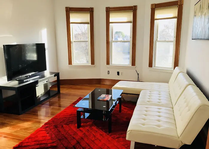 Boston Lodge And Suites