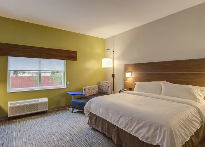 Holiday Inn Express - Fort Walton Beach Central By Ihg