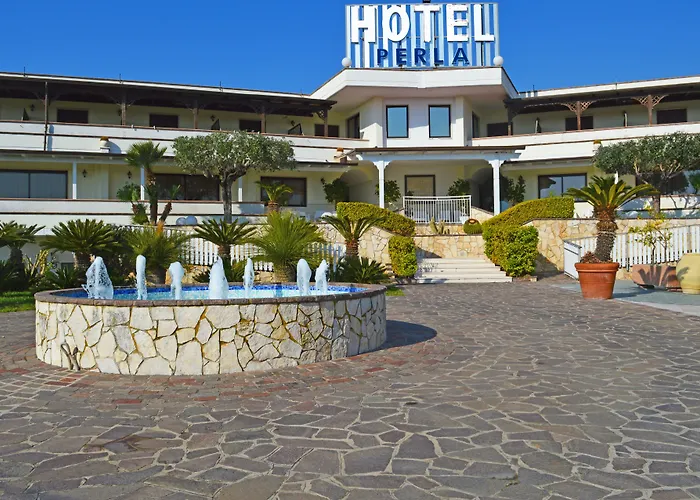 Perla Hotel E Garden - Free Parking And Pool - Open Area With Beautiful View Of The Landscape Capaccio