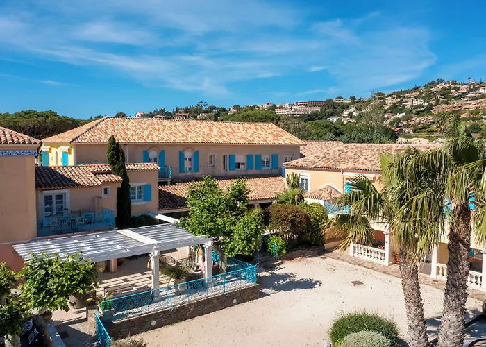 Hotel Les Flots Bleus Le Lavandou