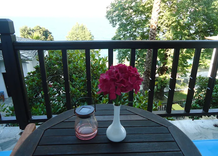 Eden Hotel