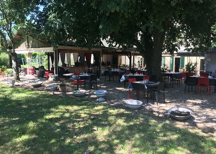 Saint-Aigulin Hotels