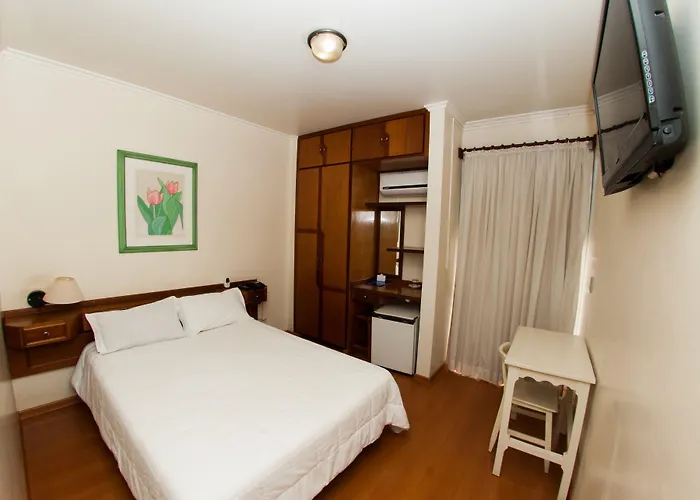 Hotel Marques Araras 