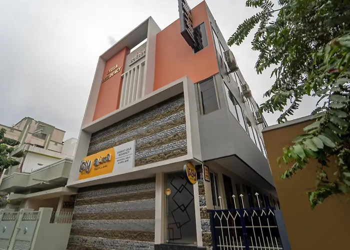 Itsy Hotels Everest Leela Residency