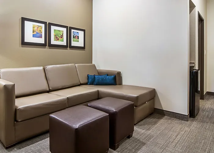 Wooster Hotels