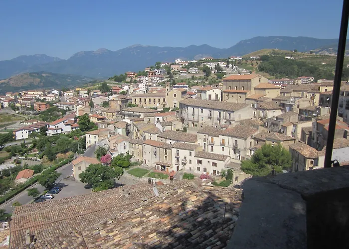 Hôtels à Altomonte