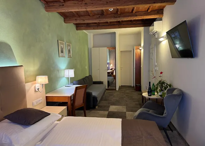 The Golden Wheel Hotel Praag